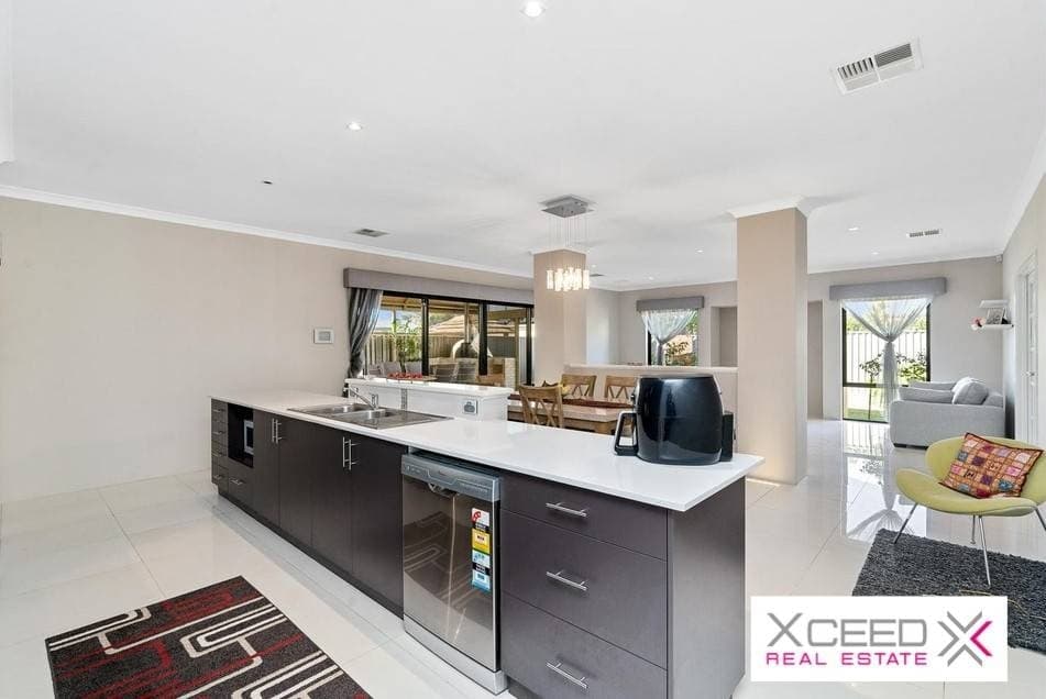 29 Yellowwood Avenue, Piara Waters - Thumbnail 4