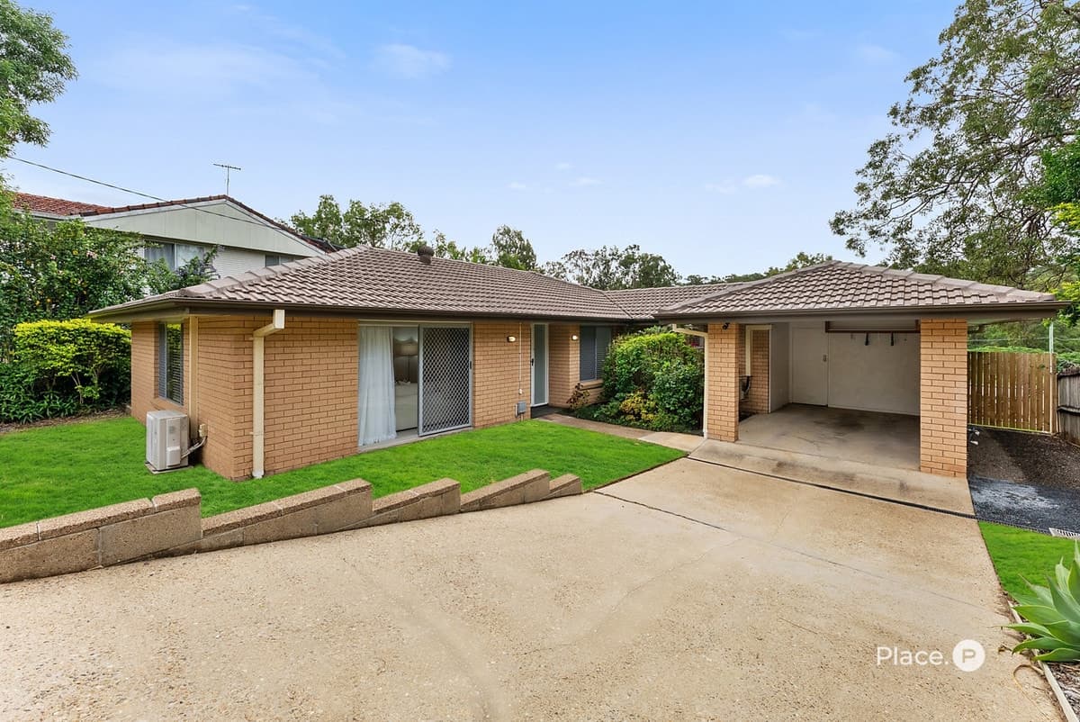 11 Longford Street, Everton Hills - Image 1