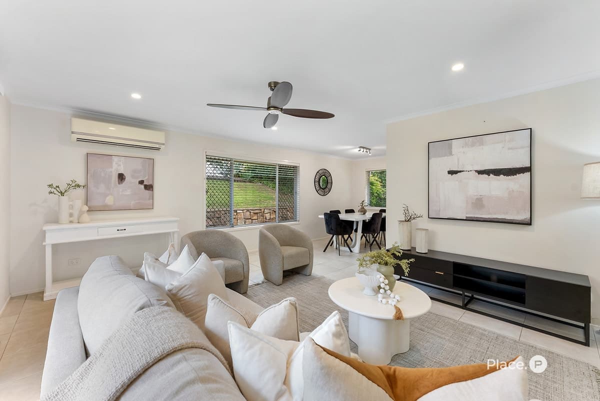 11 Longford Street, Everton Hills - Thumbnail 4