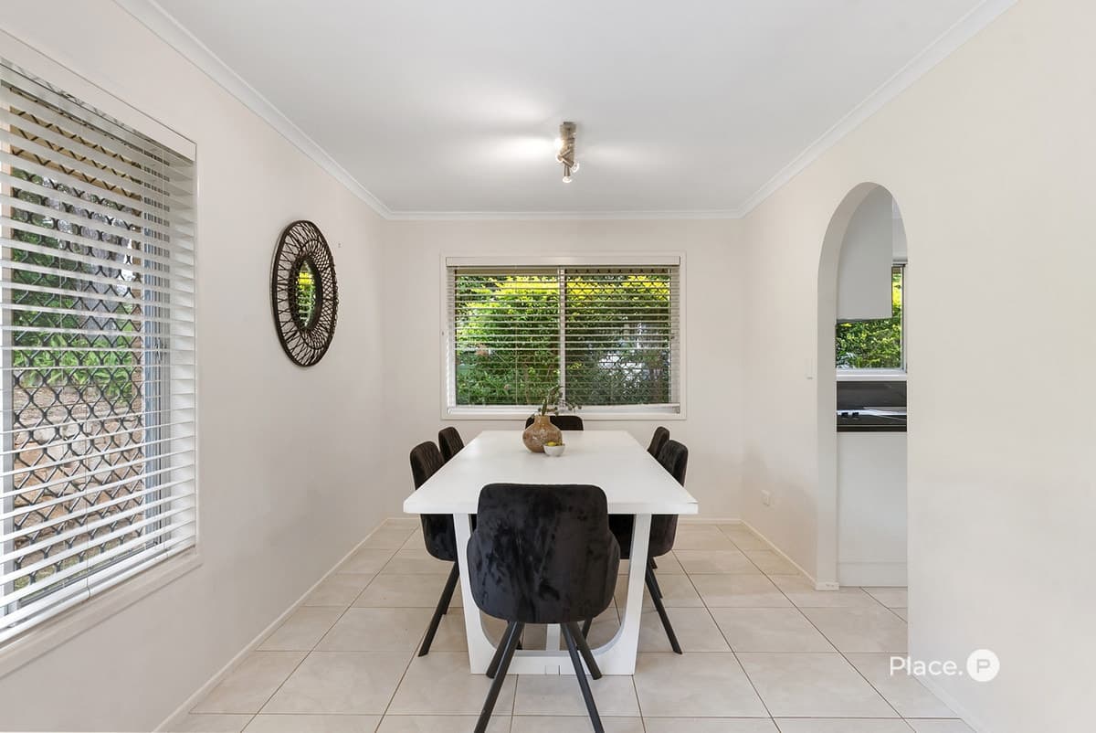 11 Longford Street, Everton Hills - Thumbnail 5