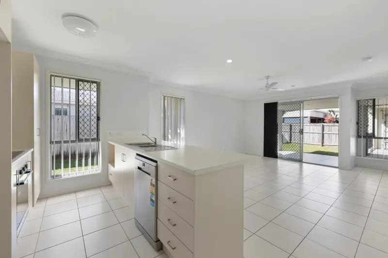 4/21 Wood Street, MACKAY, QLD, 4740, Rural View - Thumbnail 3