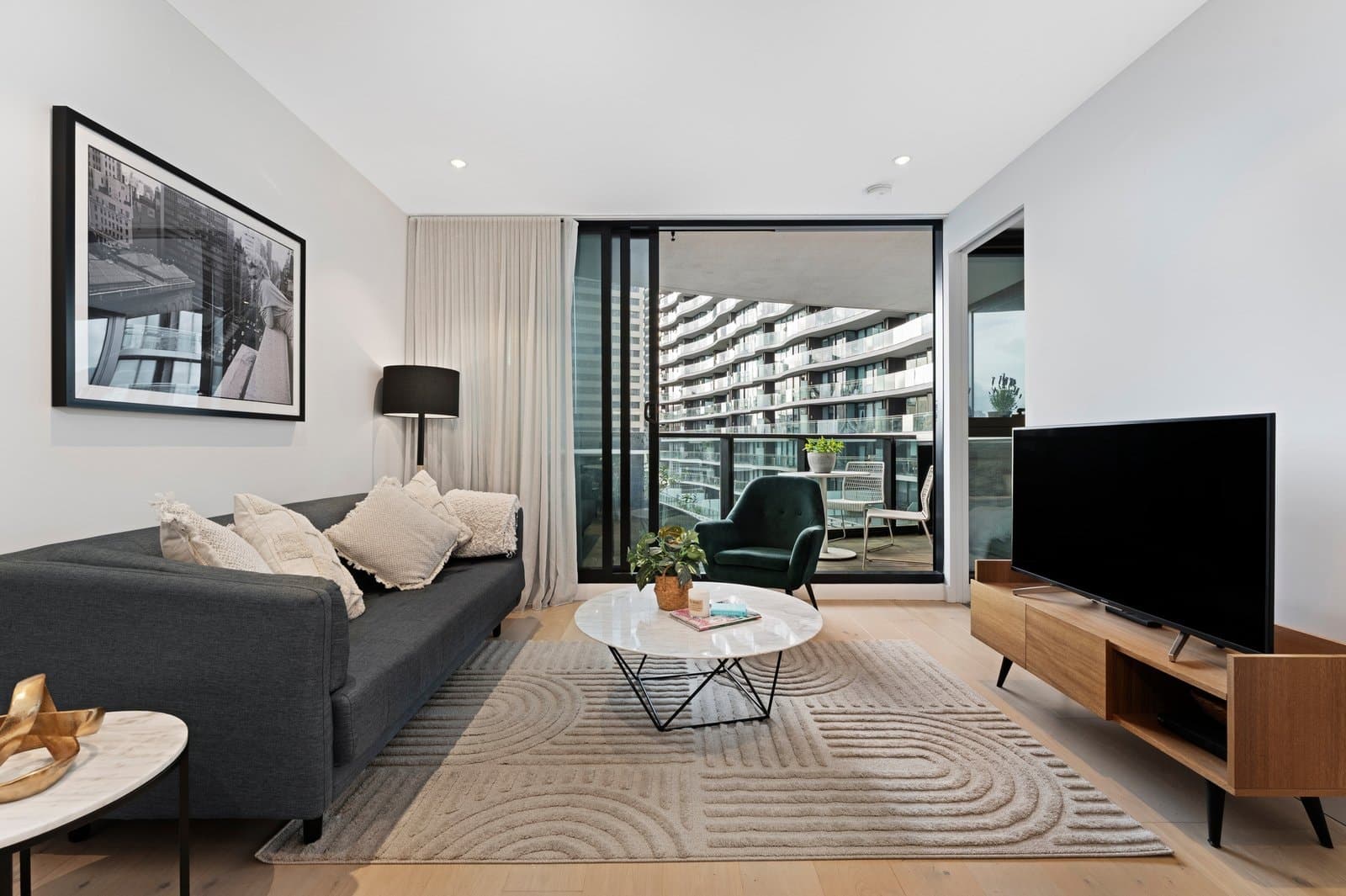 611/8 Bowen Crescent, Melbourne, Melbourne - Thumbnail 3