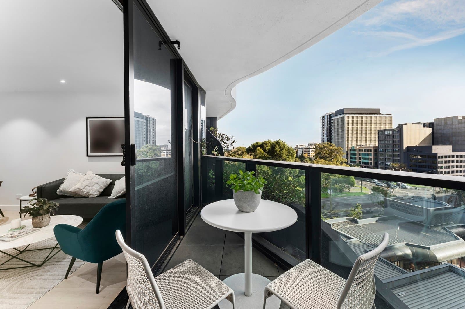 611/8 Bowen Crescent, Melbourne, Melbourne - Thumbnail 4