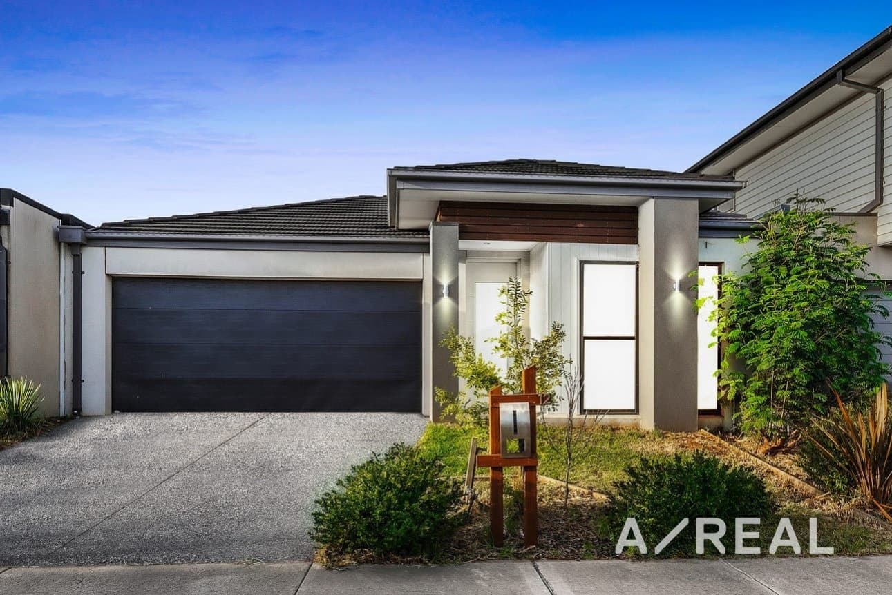 12 Eaglecrest Ave, Fraser Rise, Fraser Rise - Image 1