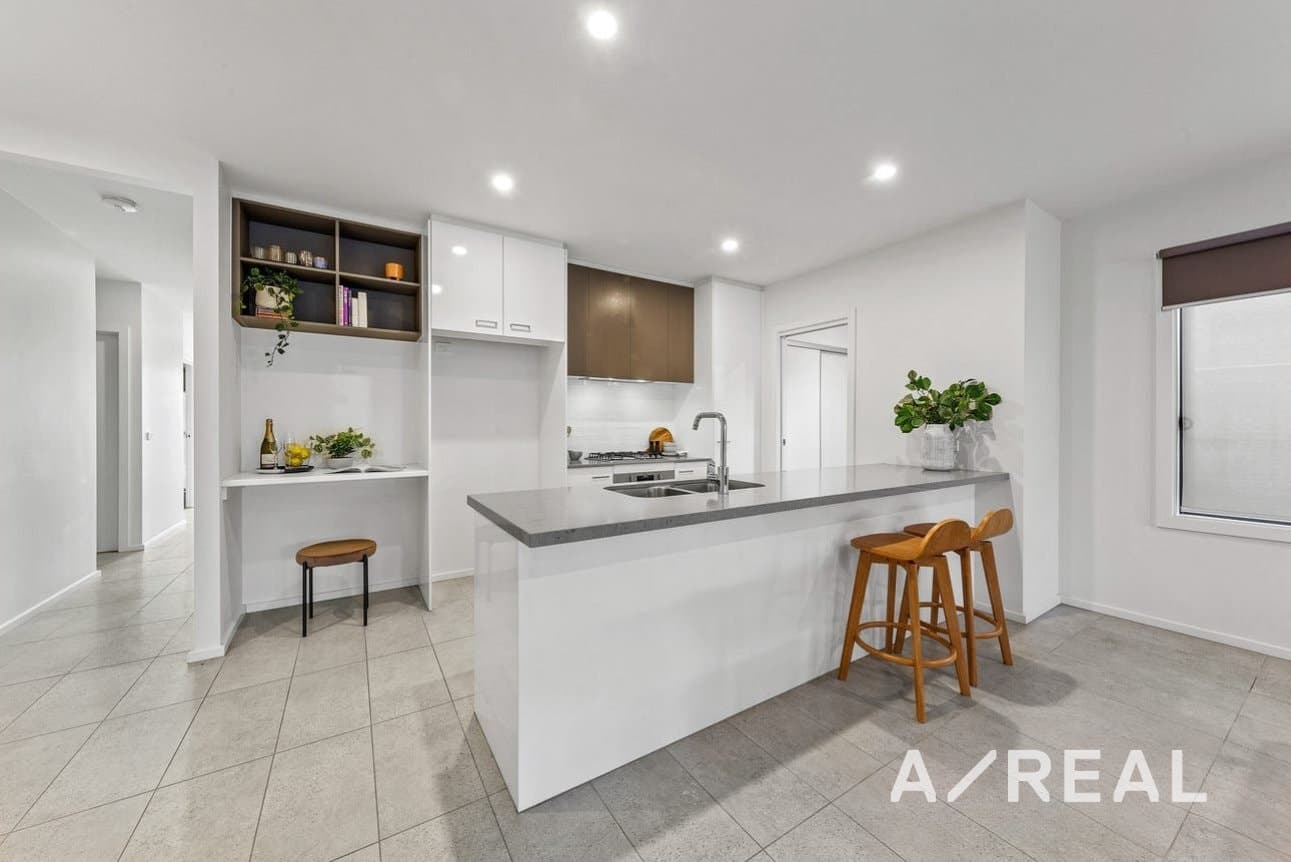 12 Eaglecrest Ave, Fraser Rise, Fraser Rise - Thumbnail 3