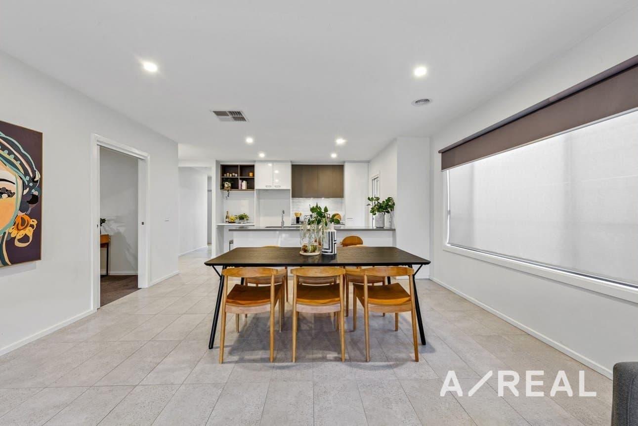 12 Eaglecrest Ave, Fraser Rise, Fraser Rise - Thumbnail 5