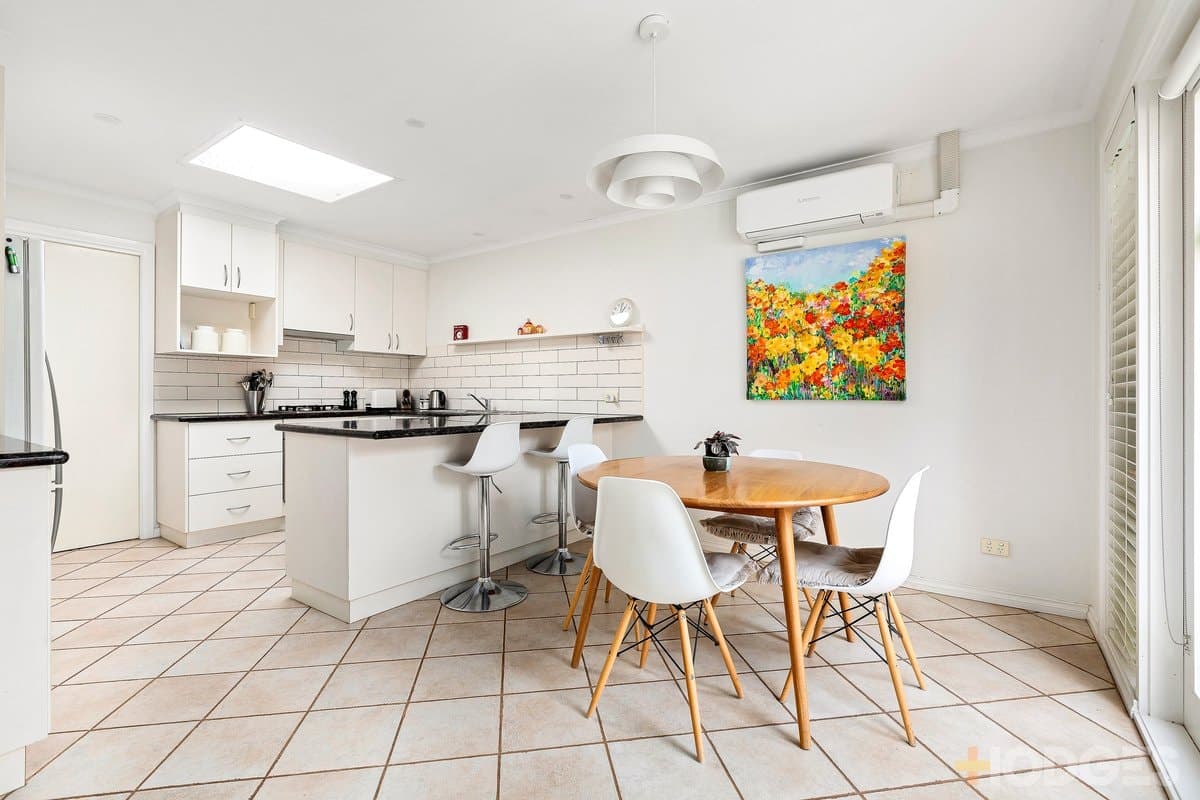 2 / 5 Edinburgh Street, Hampton, VIC, 3188, Hampton - Thumbnail 4