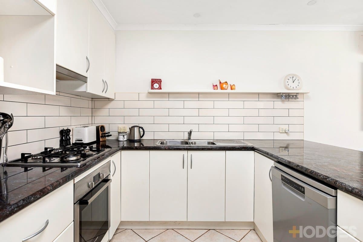 2 / 5 Edinburgh Street, Hampton, VIC, 3188, Hampton - Thumbnail 5