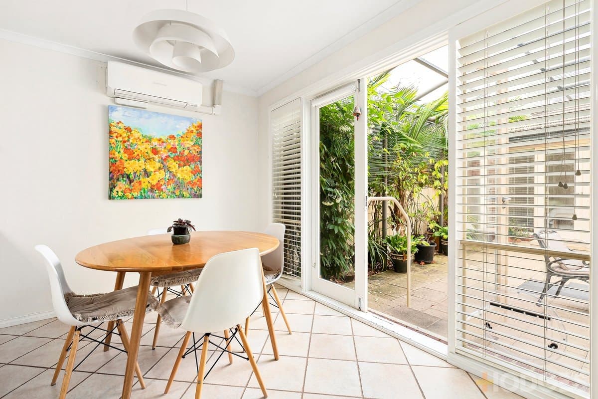 2 / 5 Edinburgh Street, Hampton, VIC, 3188, Hampton - Thumbnail 6