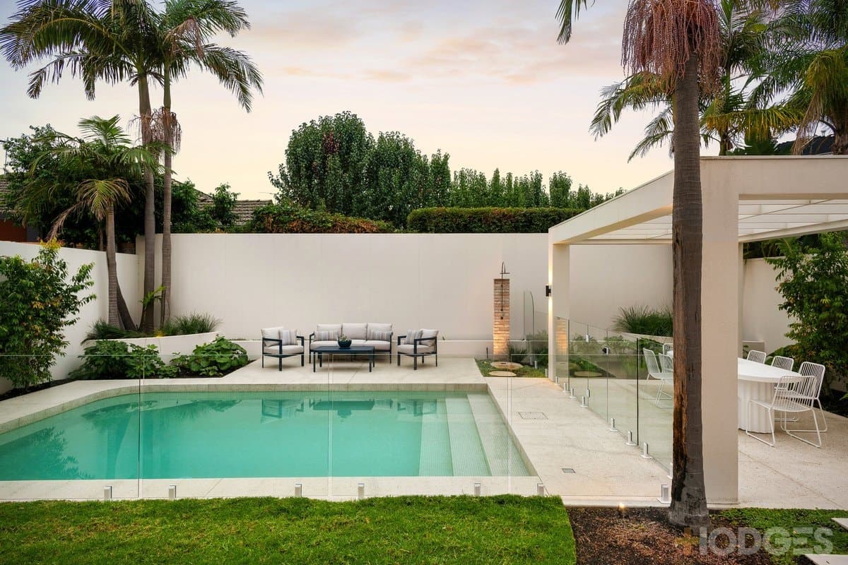7 Weatherly Grove, Brighton, VIC, 3186, Brighton - Thumbnail 2