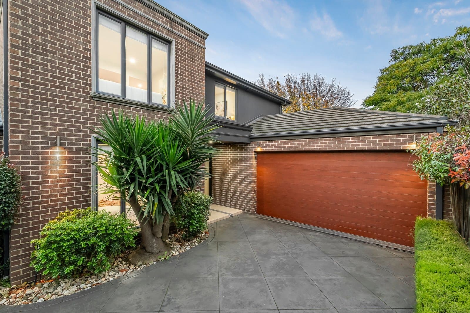 2/9 Walerna Road, Glen Iris - Image 1