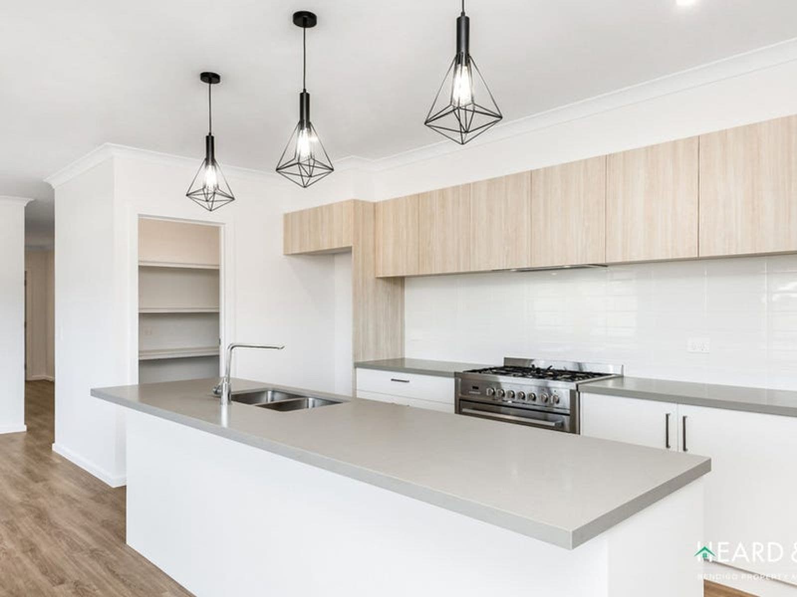 12 Hesse Avenue, Flora Hill VIC 3550, Flora Hill - Thumbnail 2