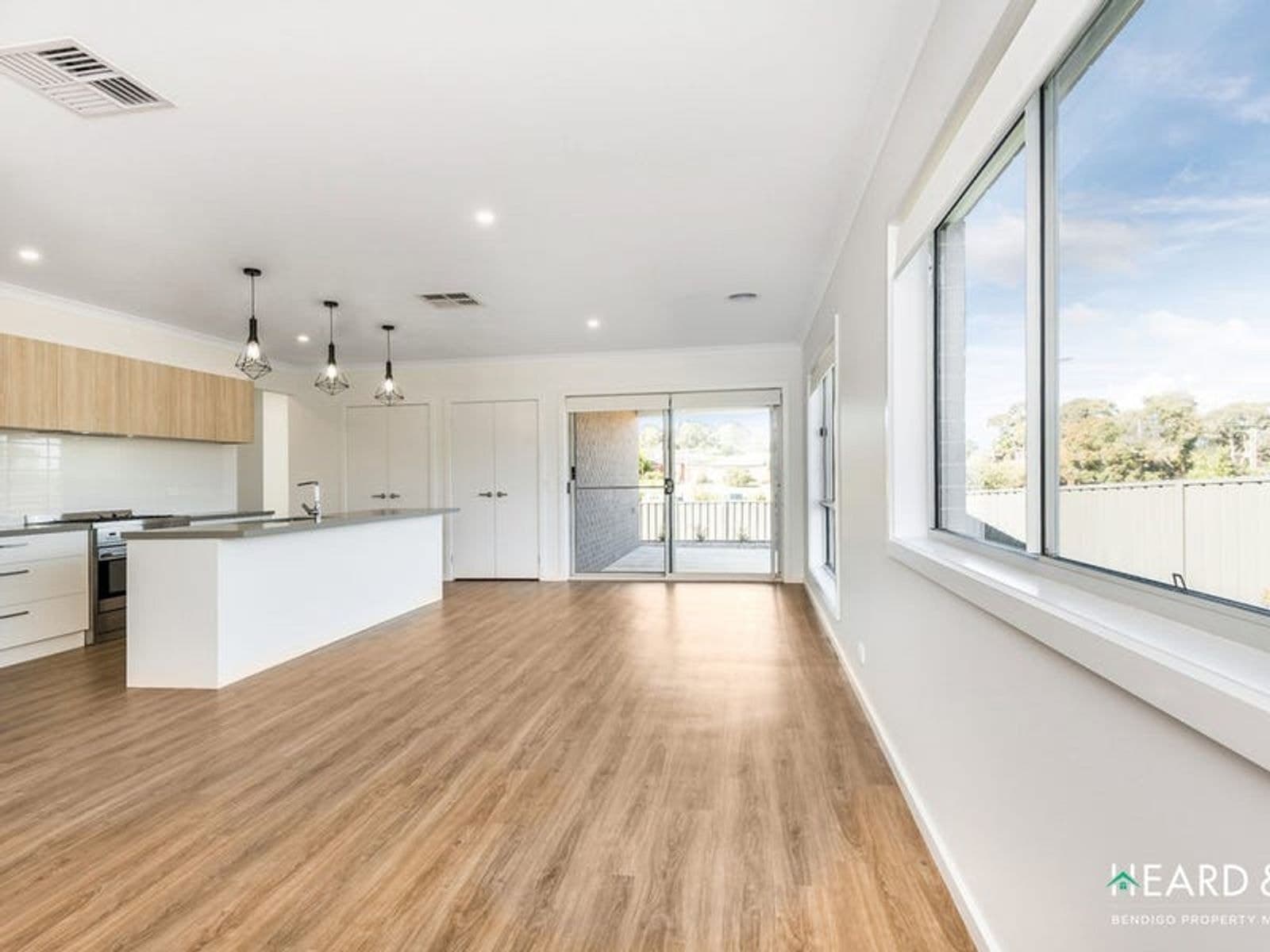 12 Hesse Avenue, Flora Hill VIC 3550, Flora Hill - Thumbnail 3