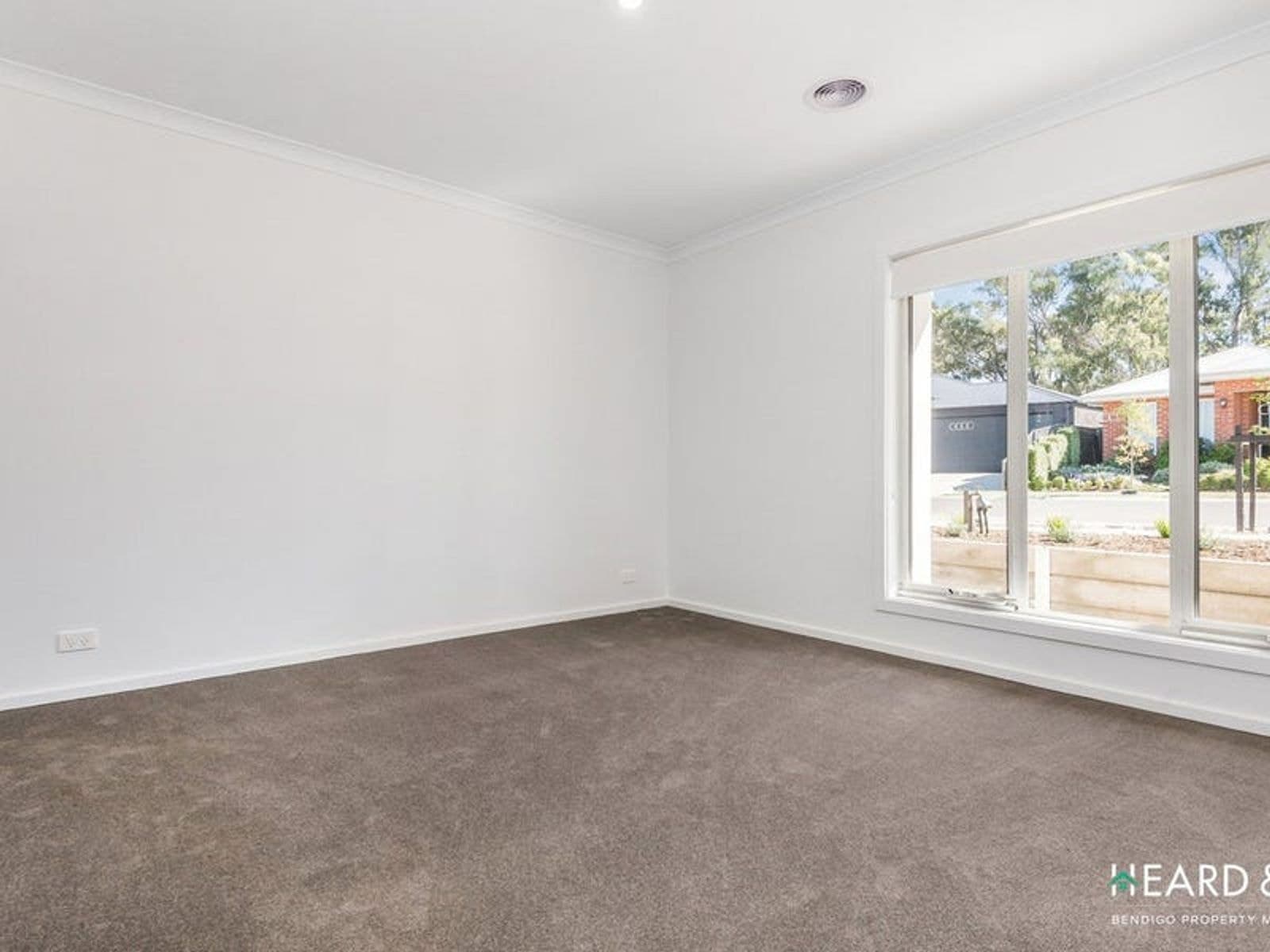 12 Hesse Avenue, Flora Hill VIC 3550, Flora Hill - Thumbnail 5