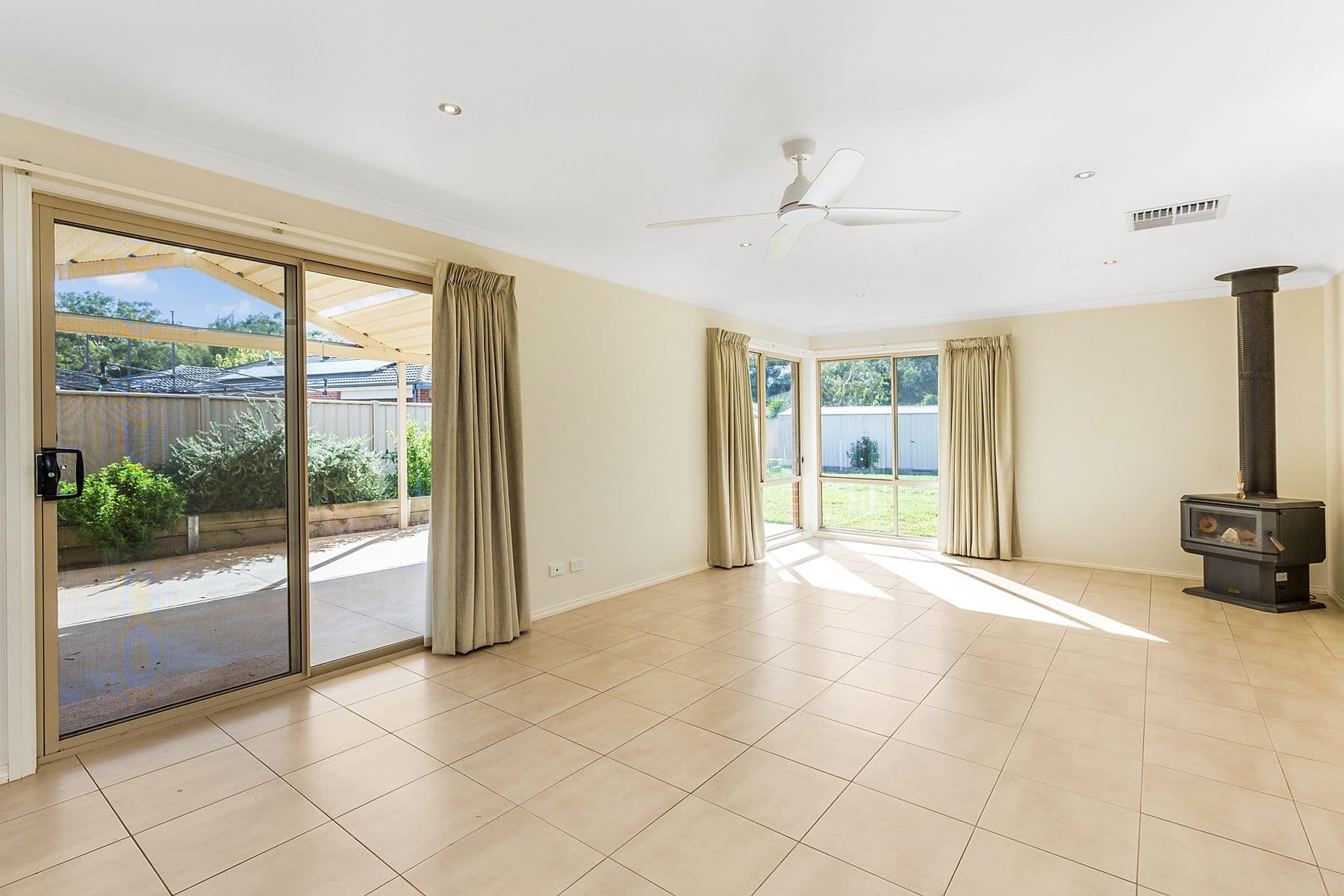 17 Thomas Drive, Marong VIC 3515, Marong - Thumbnail 3