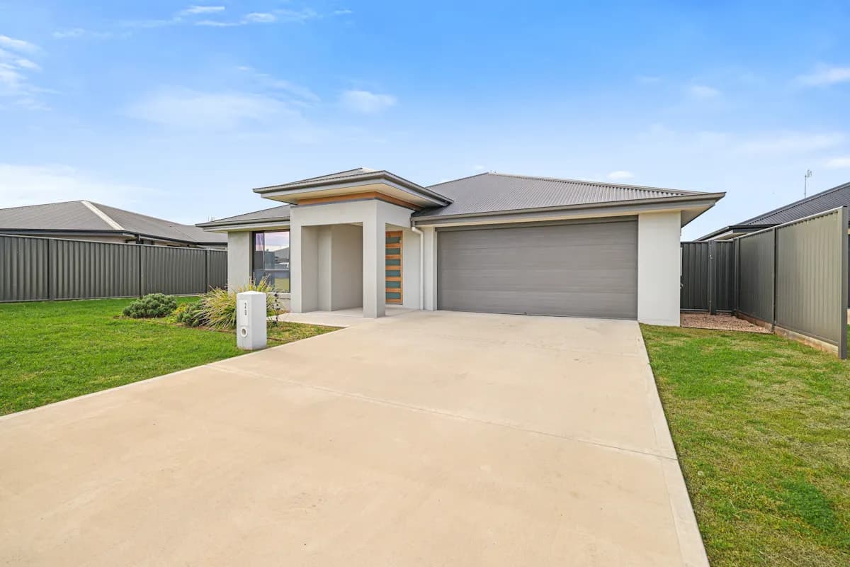 20 Gilbert Drive, Tamworth, NSW, 2340, Tamworth - Thumbnail 2