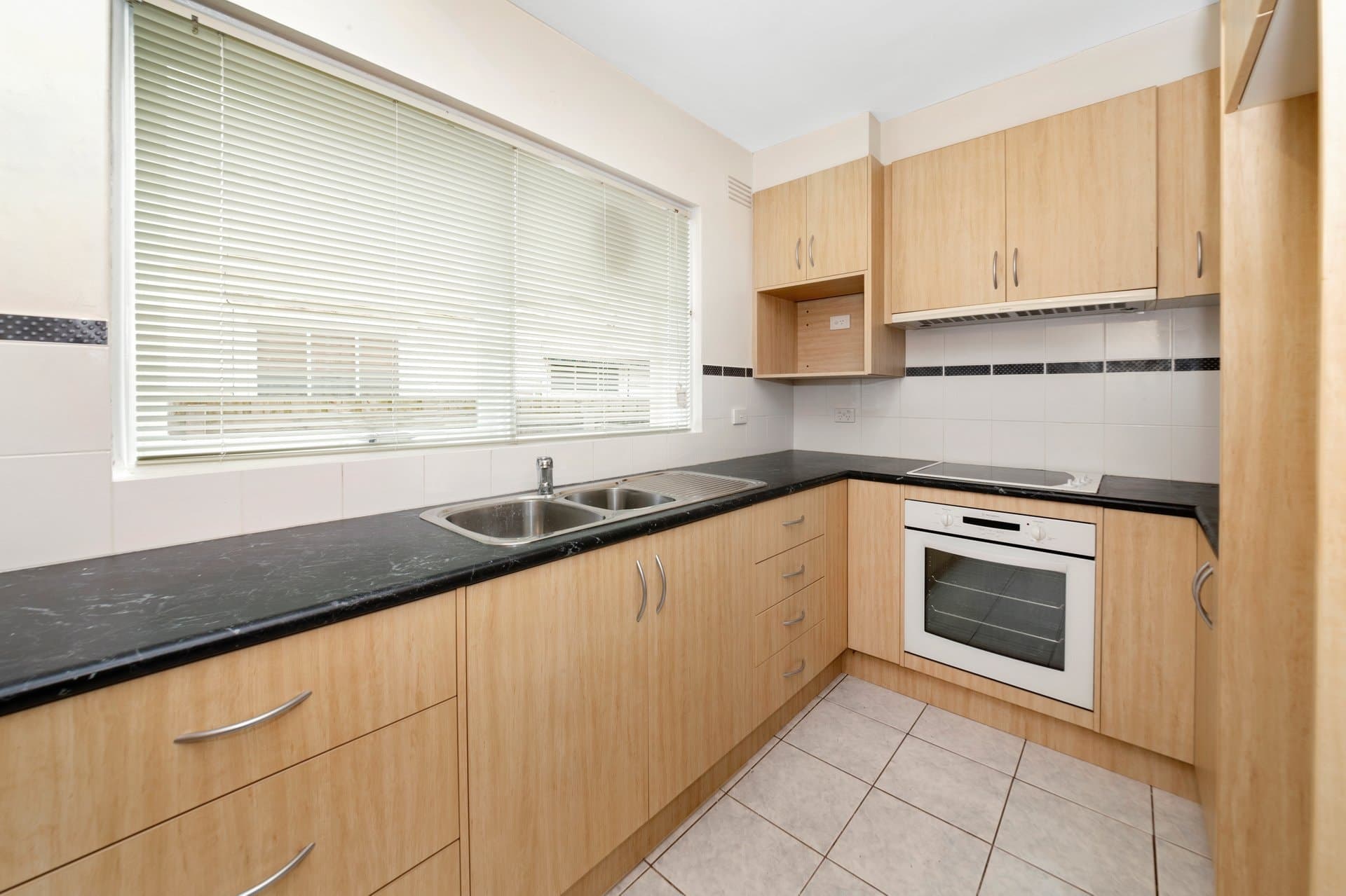 2/20 Hawson Avenue, Glen Huntly, Glen Huntly - Thumbnail 2
