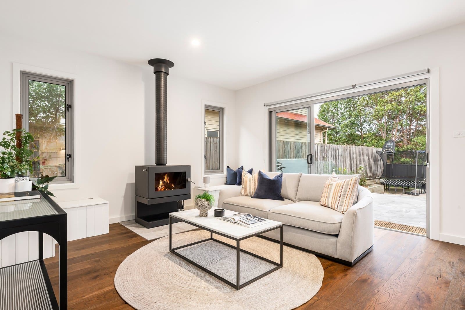 6 Laing Street, Mont Albert - Thumbnail 2