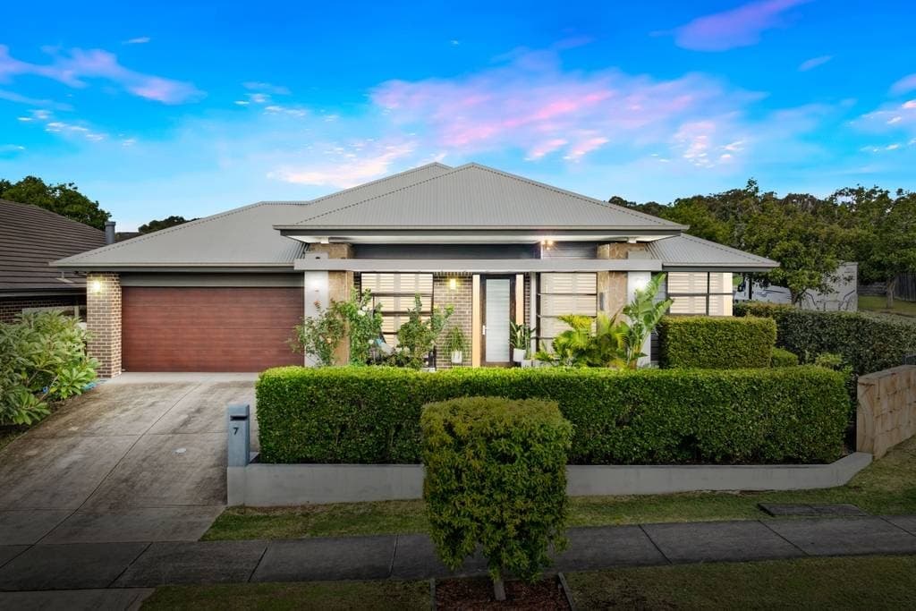 7 Redtail Street, Chisholm - Image 1
