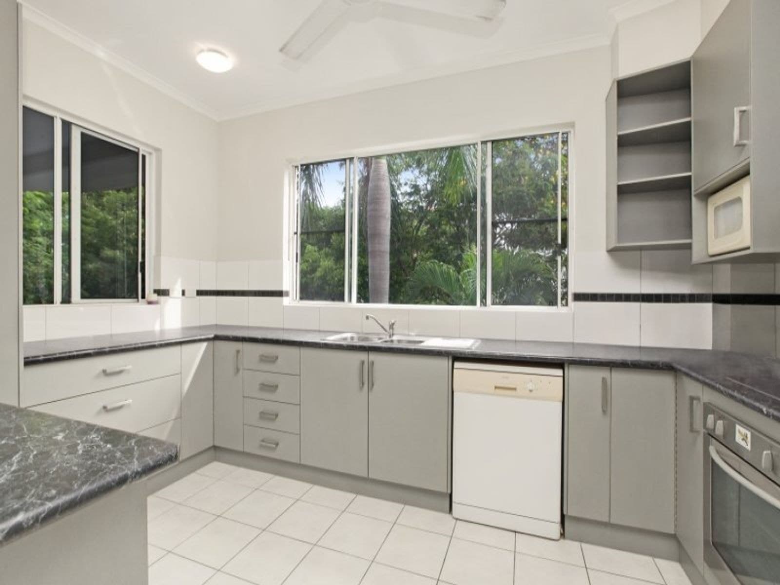 2/135 Smith Street, Larrakeyah NT 0820, Larrakeyah - Thumbnail 2