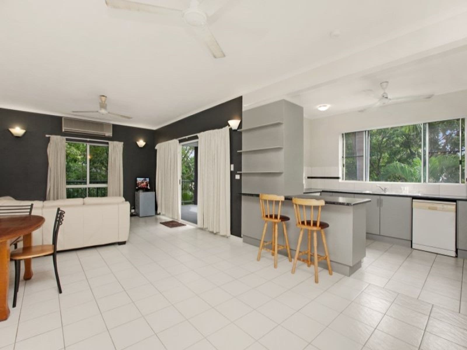 2/135 Smith Street, Larrakeyah NT 0820, Larrakeyah - Thumbnail 3
