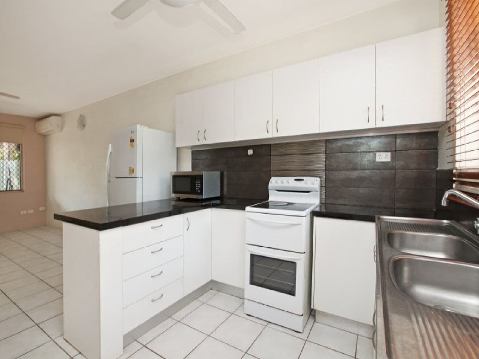 1/11 Nation Crescent, Coconut Grove NT 0810, Coconut Grove - Image 1