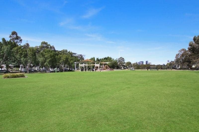 16/3 Mockridge Avenue, Newington, Newington - Image 1