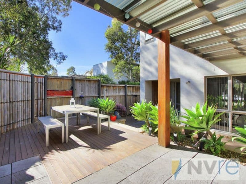 10 Owens Avenue, Newington - Image 1