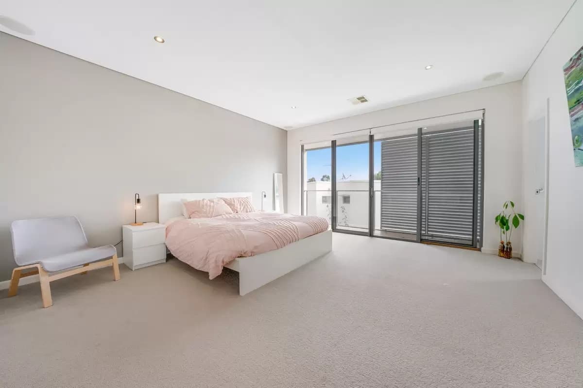 34 Solent Circuit, Norwest - Thumbnail 2