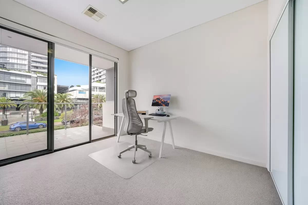 34 Solent Circuit, Norwest - Thumbnail 6