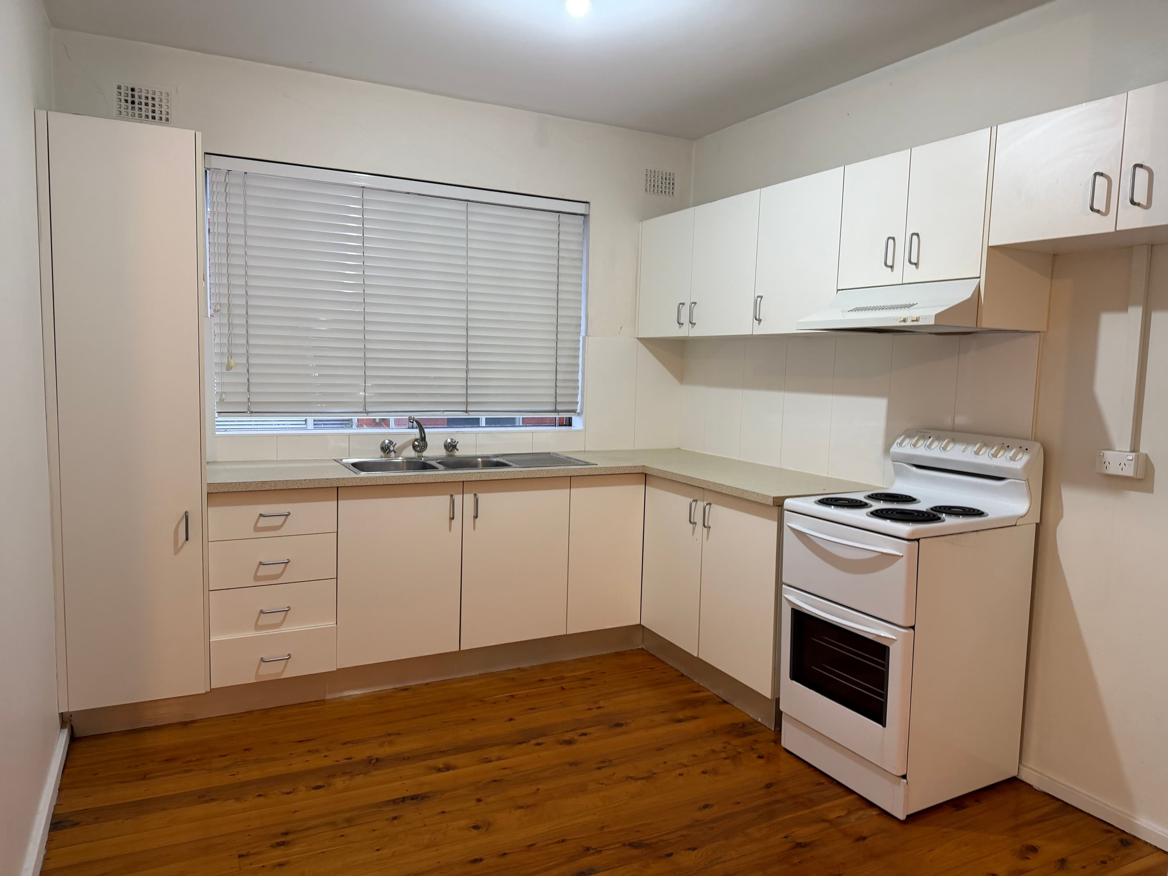 1/18 King Street, Warrawong NSW 2502, Warrawong - Thumbnail 2