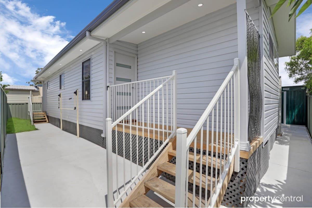 36a Windermere Avenue, Cambridge Park, Cambridge Park - Thumbnail 2