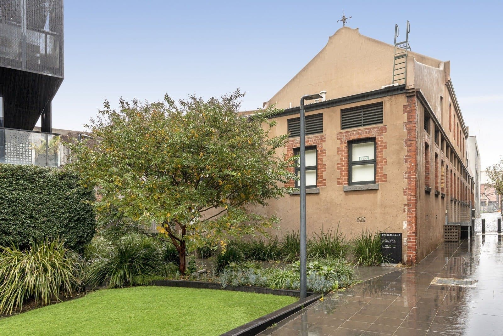 1/10A Stables Lane, South Yarra - Thumbnail 2