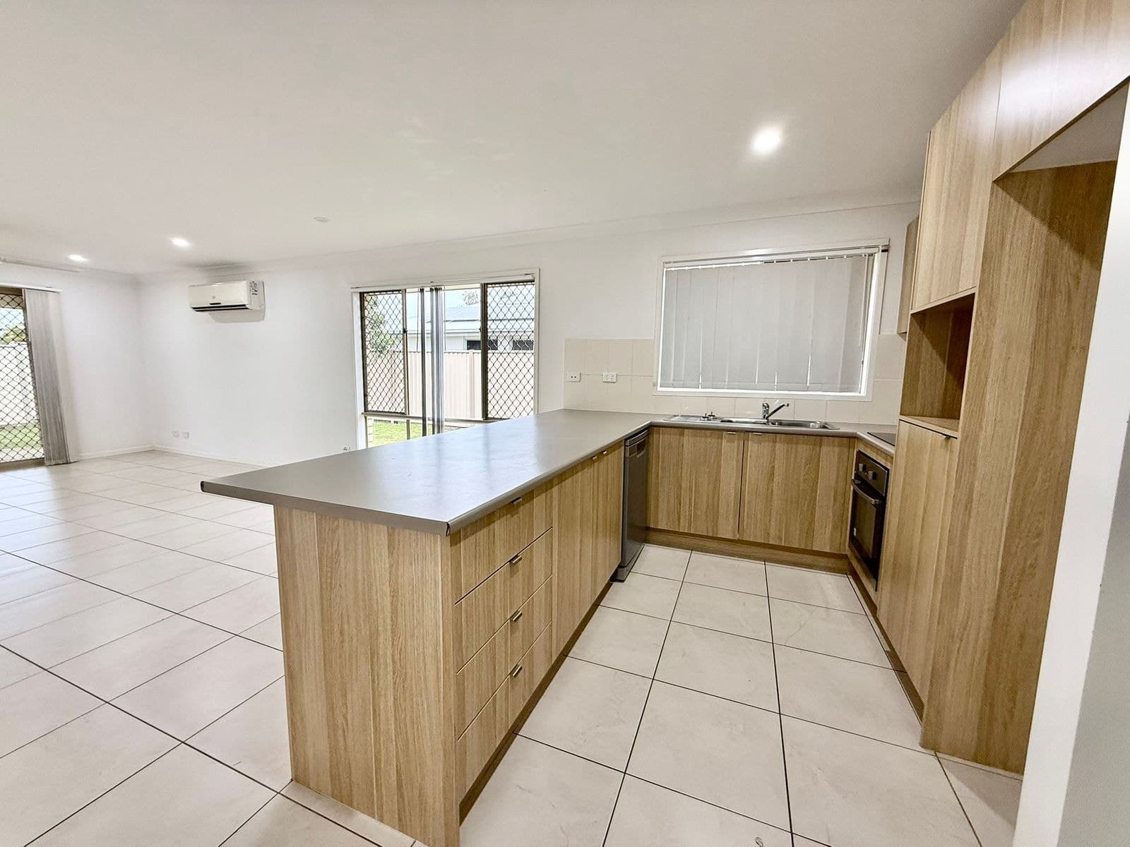 8 Bridgeman Parade,, Chinchilla QLD 4413, Chinchilla - Thumbnail 2