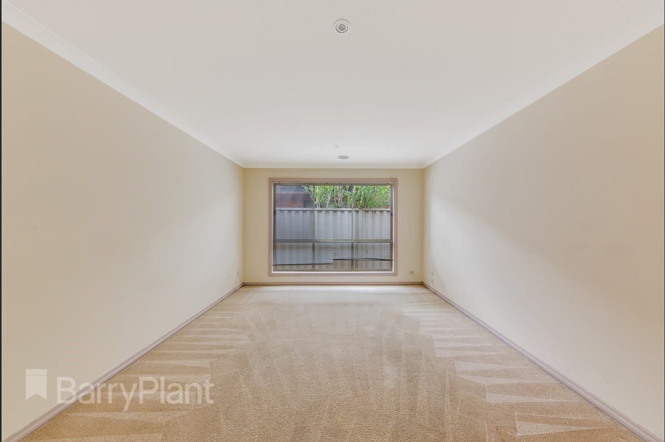 12 Stoneman Turn, Caroline Springs, VIC 3023, Caroline Springs - Thumbnail 2