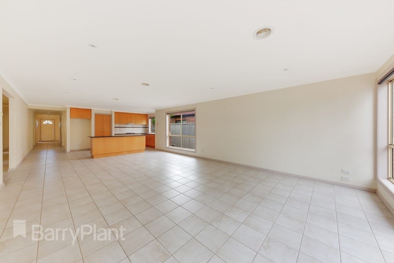 12 Stoneman Turn, Caroline Springs, VIC 3023, Caroline Springs - Thumbnail 8