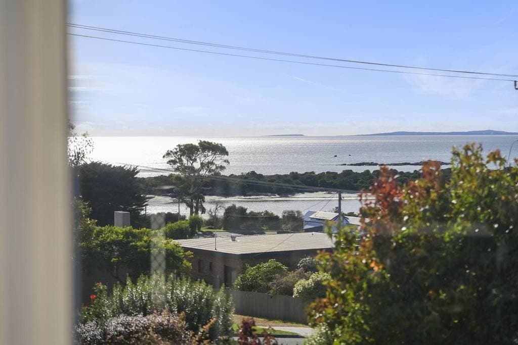 13 Frances Street, Bridport - Thumbnail 2