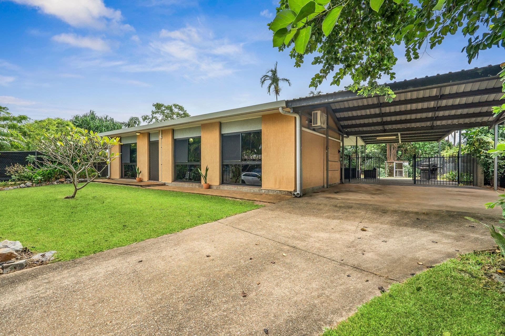 4 Kabbarli Court, Karama - Image 1