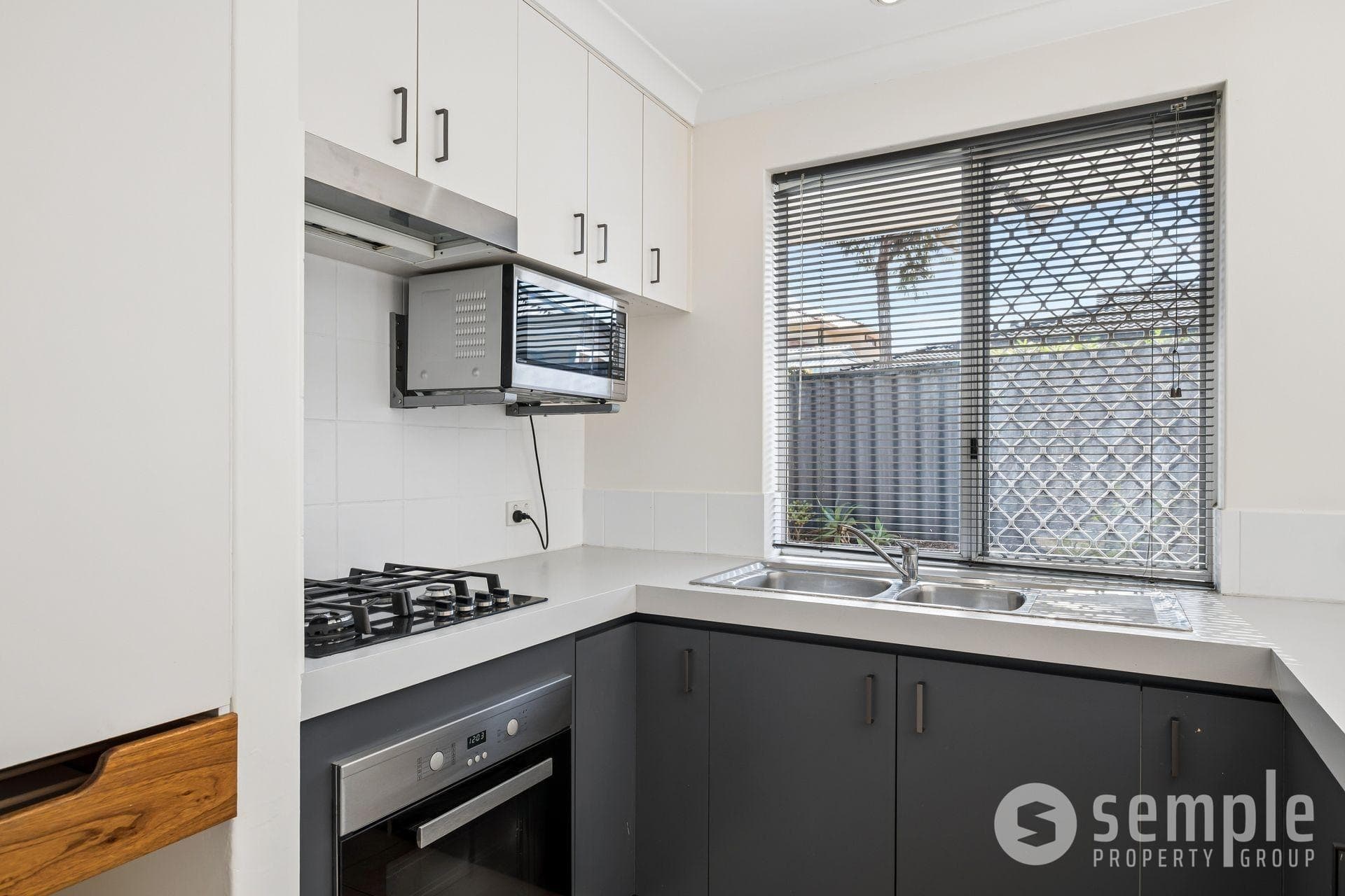 6 Manuel Close, Hamilton Hill WA 6163, Hamilton Hill - Thumbnail 4