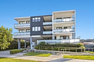 3/118 Gladstone Avenue, Coniston - Image 1
