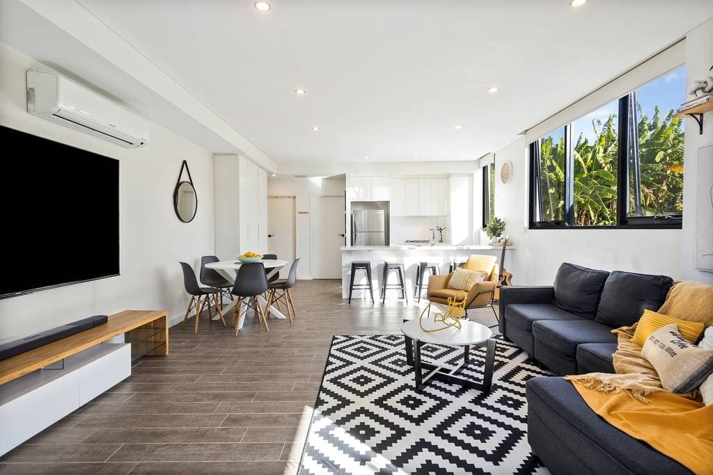 3/118 Gladstone Avenue, Coniston - Thumbnail 2
