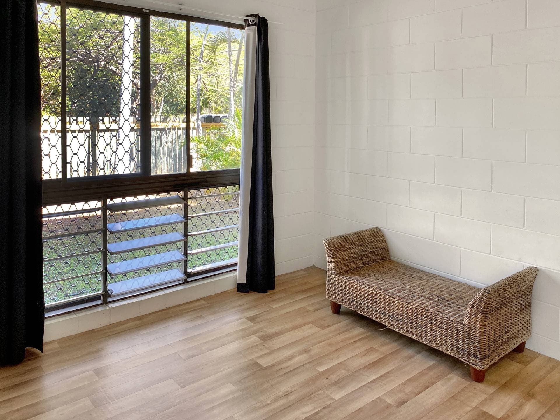 1, 23 Yates Street, Nelly Bay - Thumbnail 6
