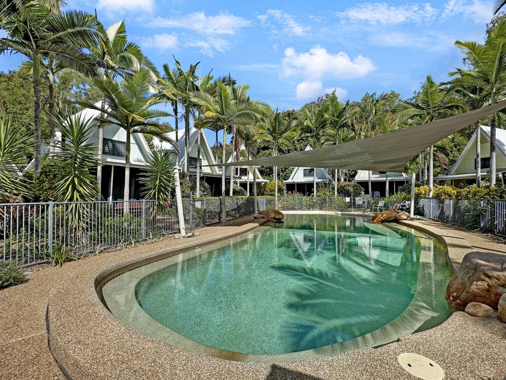 7, 42  'Canopy' Yates Street, Nelly Bay - Image 1