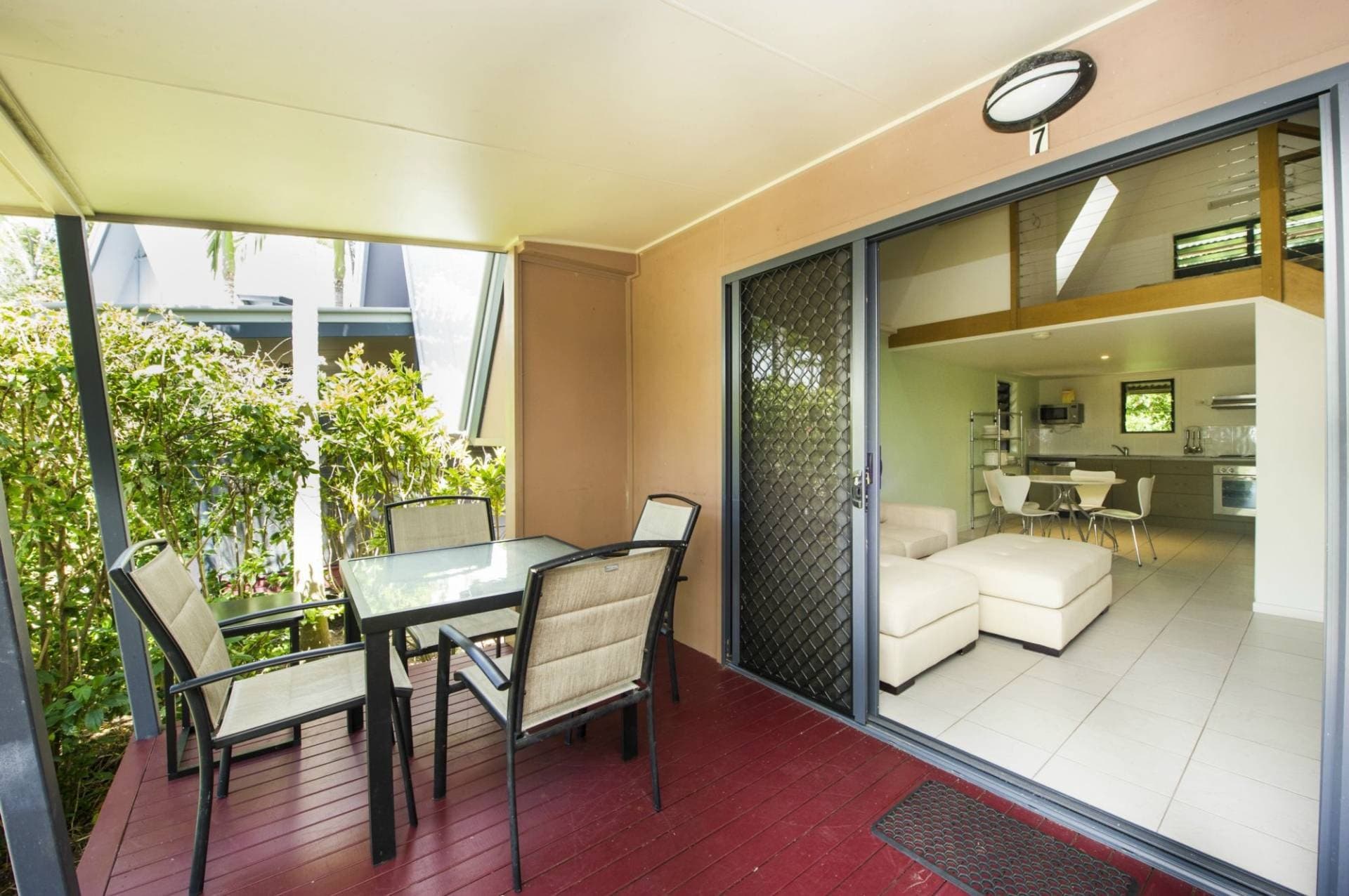 7, 42  'Canopy' Yates Street, Nelly Bay - Thumbnail 3