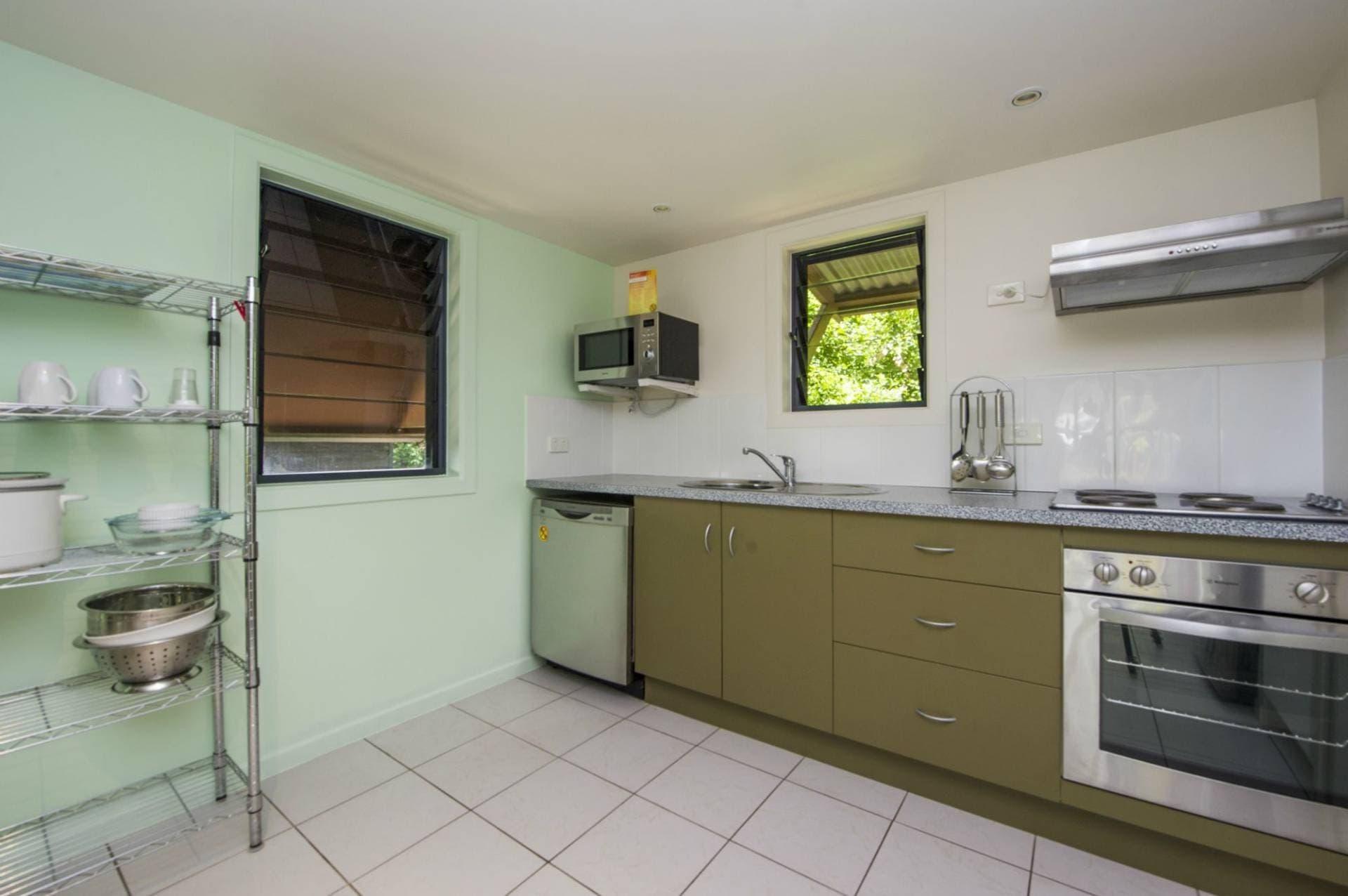 7, 42  'Canopy' Yates Street, Nelly Bay - Thumbnail 8