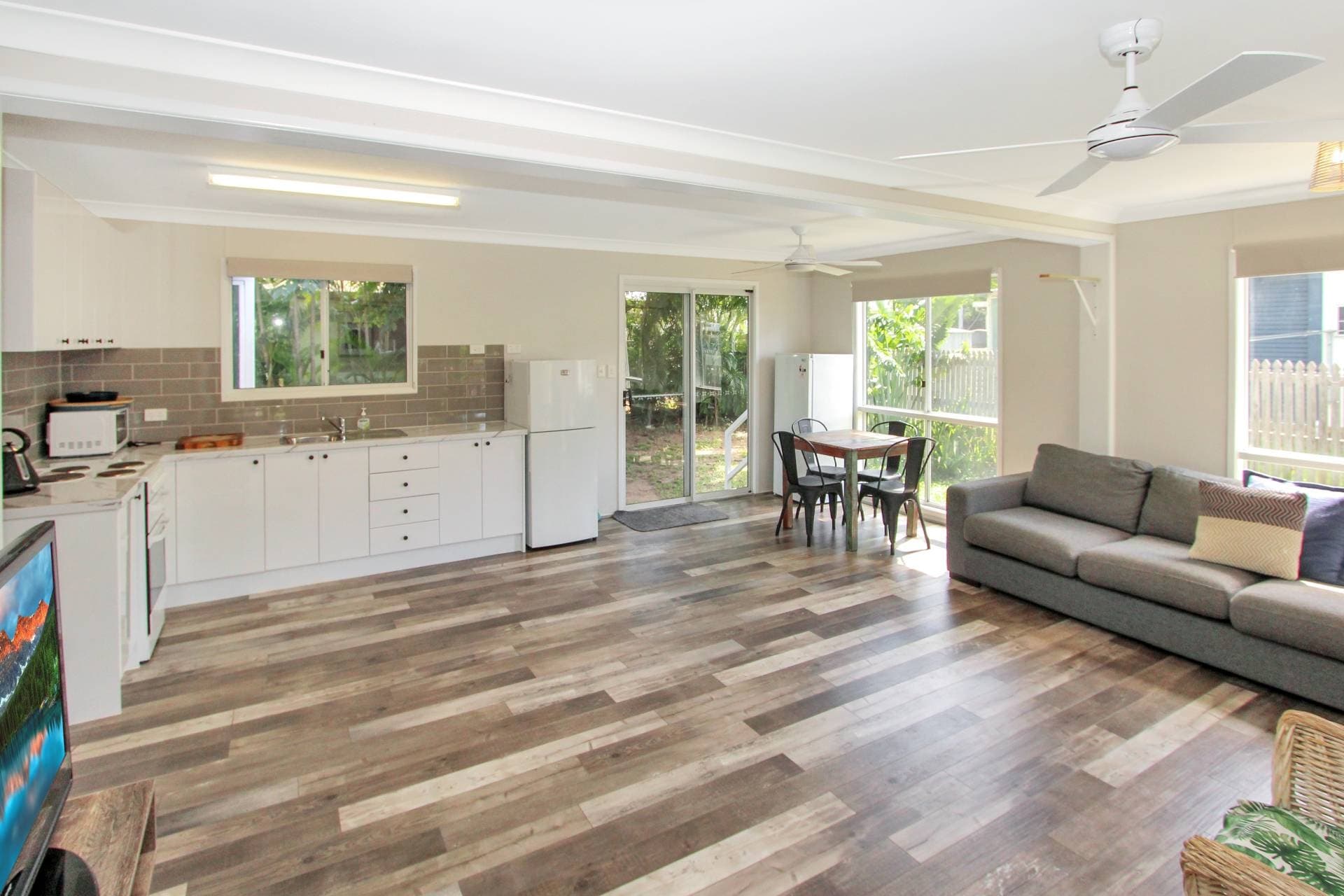 22 Birt Street, Picnic Bay - Thumbnail 3