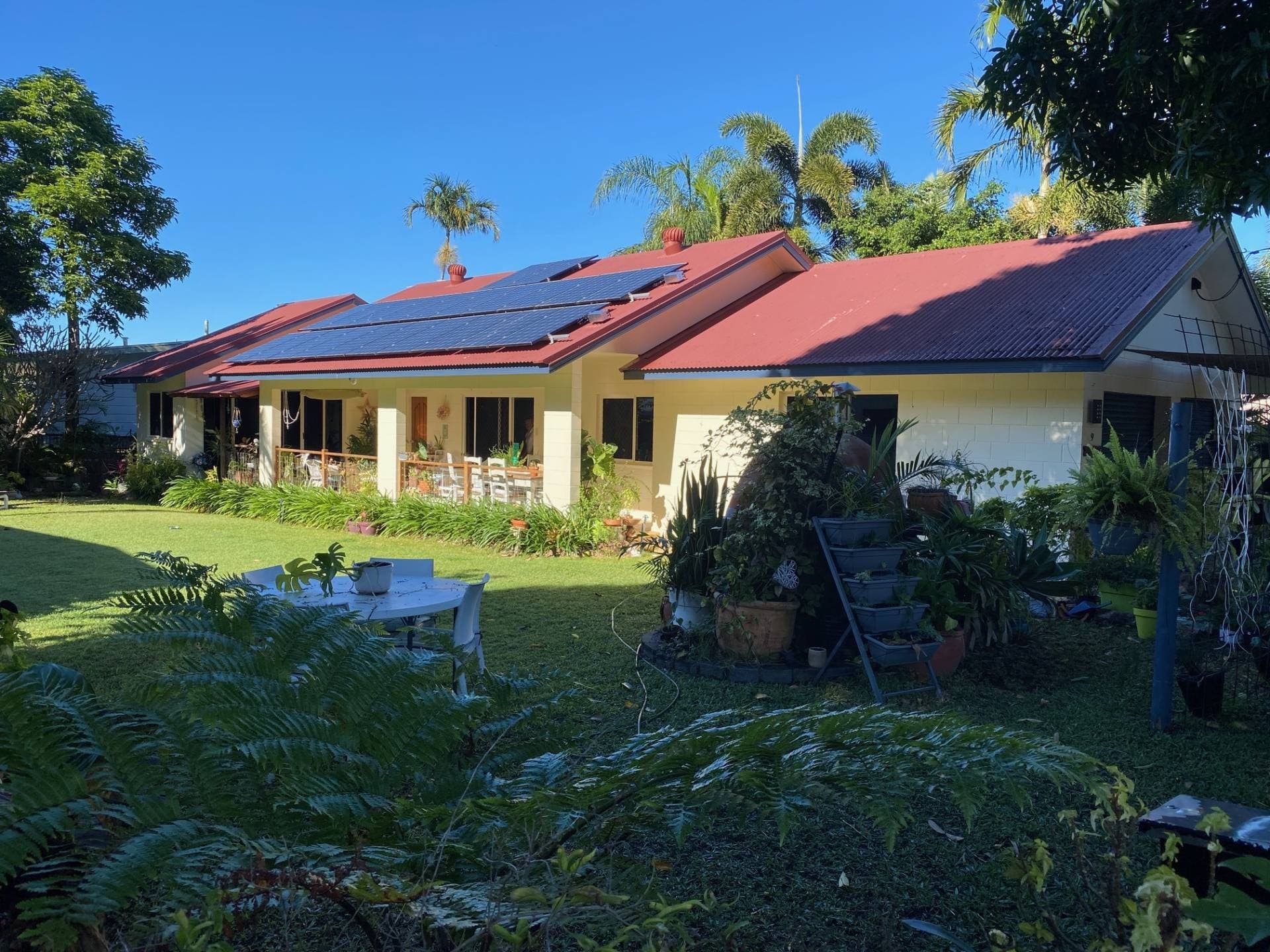 9 Robson Street, Nelly Bay - Image 1