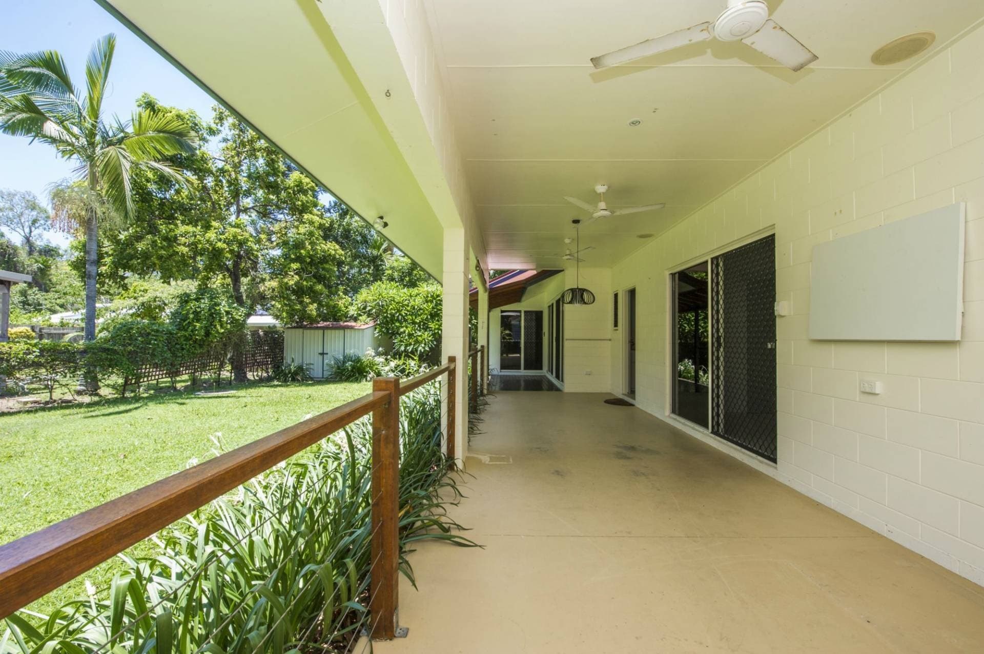 9 Robson Street, Nelly Bay - Thumbnail 3