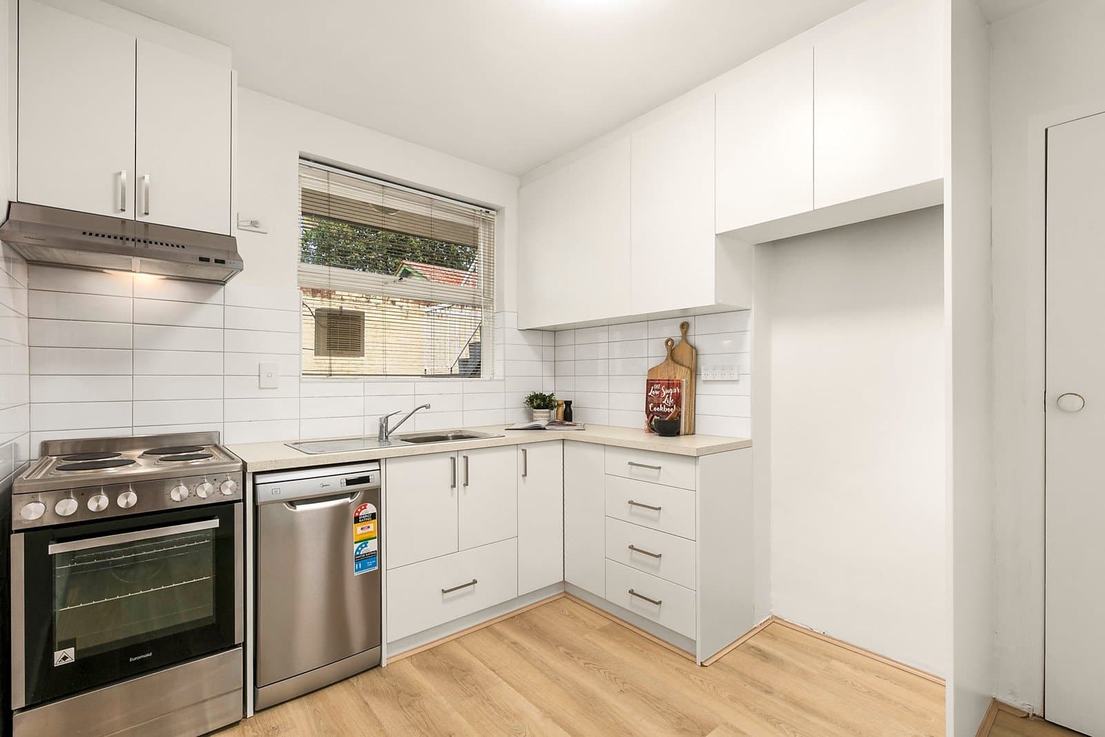 2/14 Lyon Street, Essendon VIC 3040, Essendon - Thumbnail 6