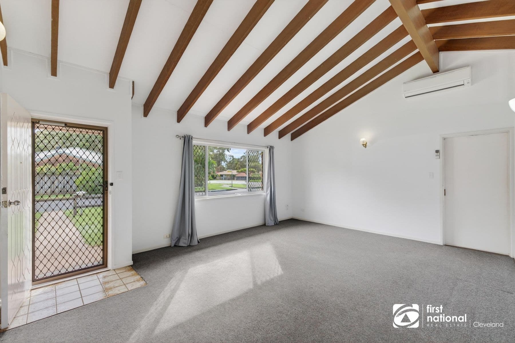 2 Yarrow Court, Cleveland QLD 4163, Cleveland - Thumbnail 3